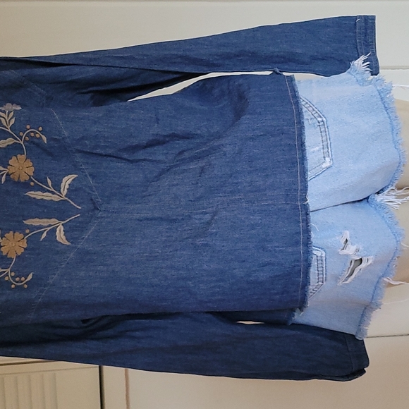 FREE PEOPLE CHAMBRAY TOP - Picture 4 of 8